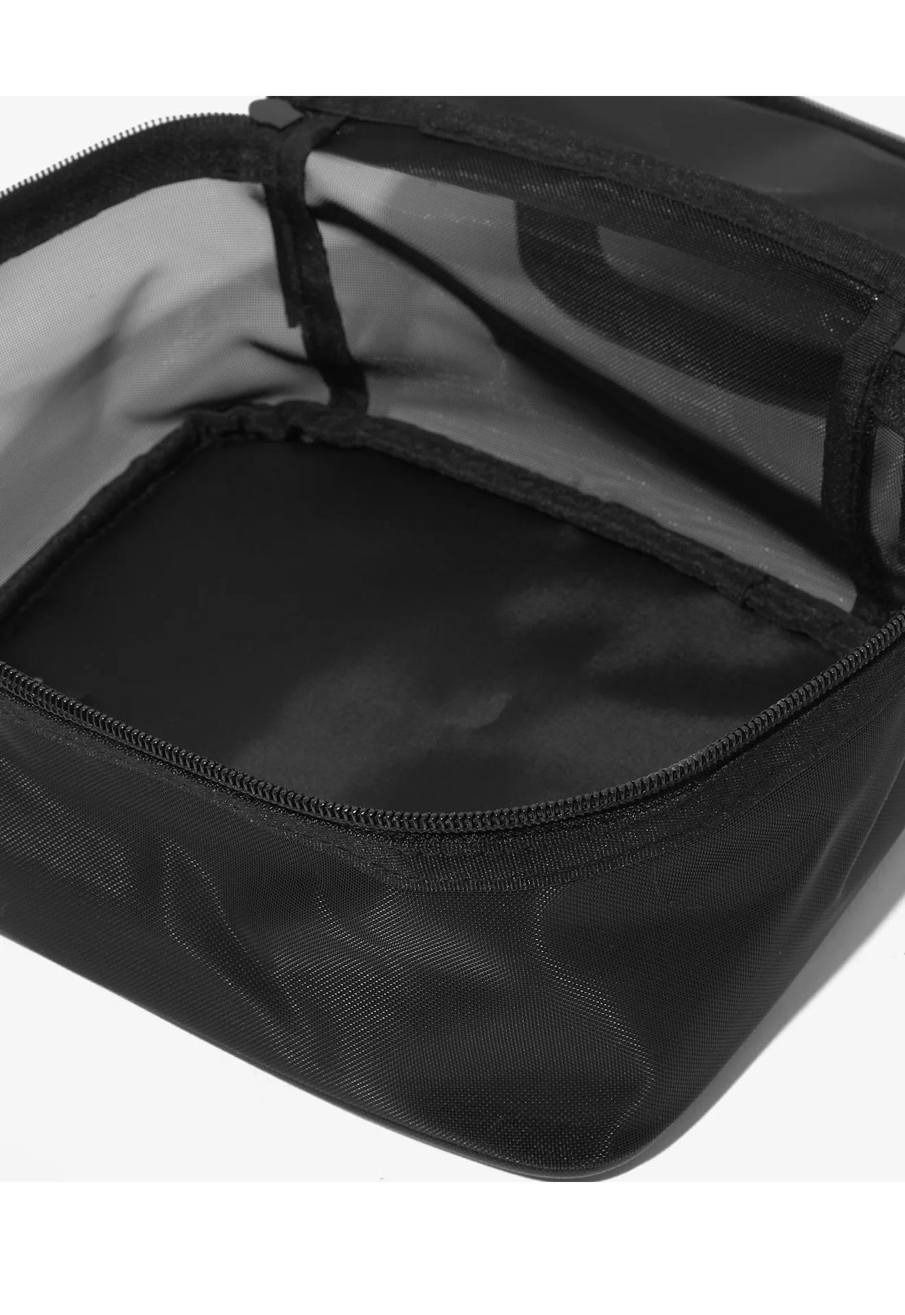 Beauty Bay The Big Night Out Beauty Bag - Image 2