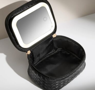 Beauty Bay LED Mirror Mini Travel Beauty Bag Black