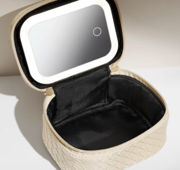 Beauty Bay LED Mirror Mini Travel Beauty Bag Cream