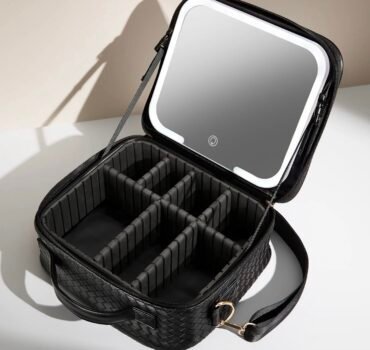 Beauty bay LED Mirror Travel Beauty Case Black