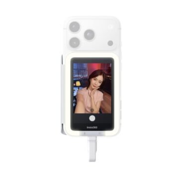 Insta360 Snap Selfie Screen with Light – Magnetic Phone Monitor